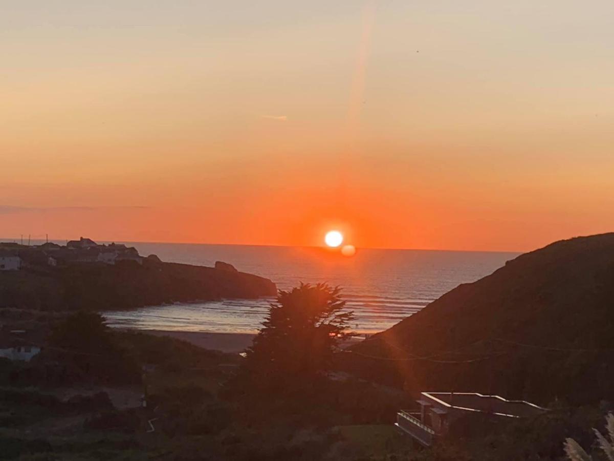 Tides Reach, Deluxe Shepherds Hut 1, 100m From The * Saint Merryn