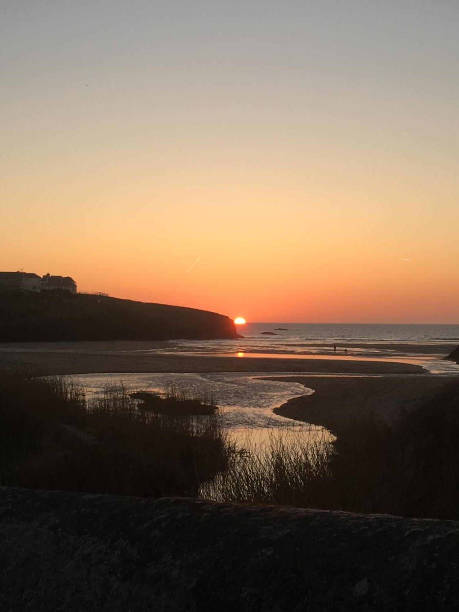 Tides Reach, Deluxe Shepherds Hut 1, 100m From The Saint Merryn